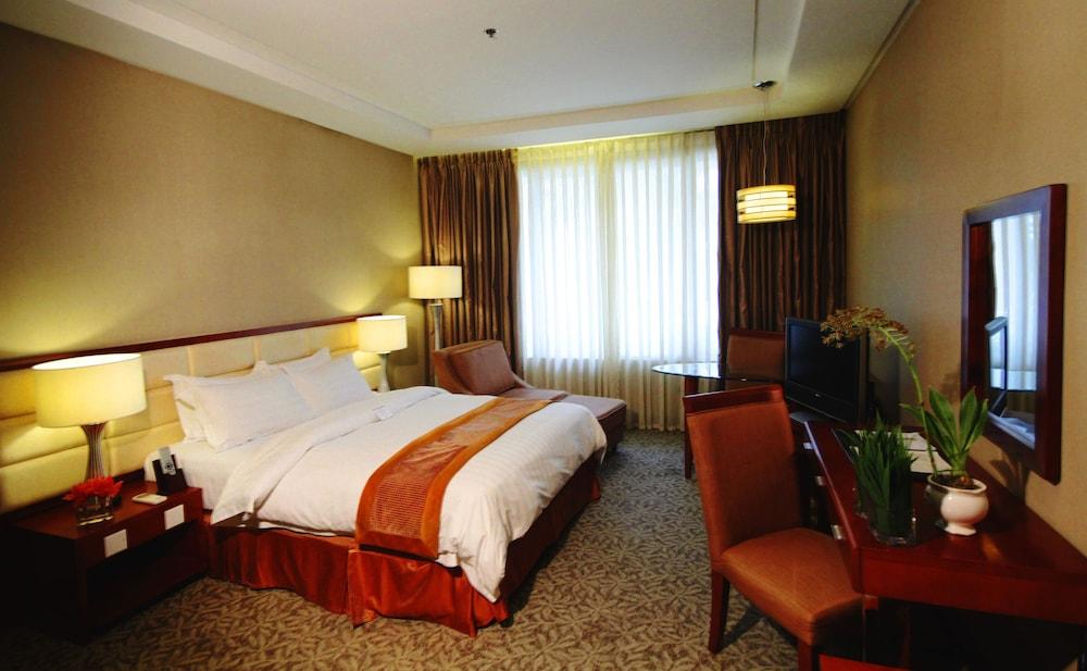 The Avenue Plaza Hotel Naga  Exteriör bild