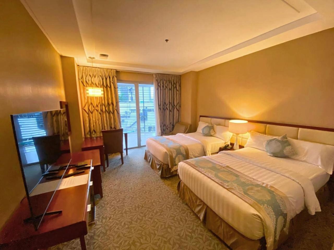The Avenue Plaza Hotel Naga  Exteriör bild