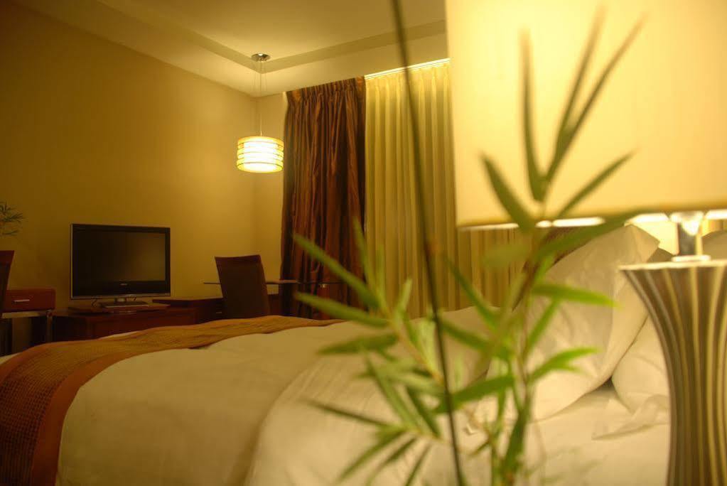 The Avenue Plaza Hotel Naga  Exteriör bild